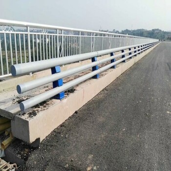 河北碳素鋼橋梁路側(cè)防撞護欄廠家報價