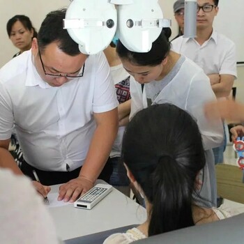 驗光師培訓比較正規(guī)的學校