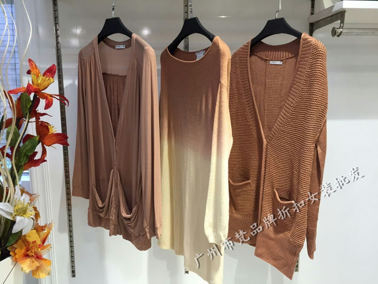 播牌2015春夏份货品牌服装尾货女装批发广州尾货的货源都在哪里
