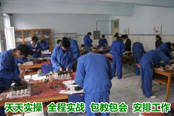 百色电工培训学校浅谈学什么技术有前景好