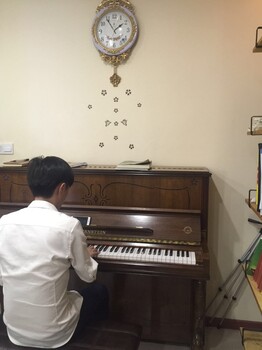 南山钢琴培训学钢琴基本步骤和指法技巧免费试课