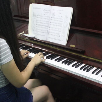 白石洲学钢琴钢琴培训你为什么让孩子从小学钢琴