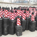 駐馬店塑料警示路錐廠家直銷隔離墩雪糕筒警示方錐批發(fā)