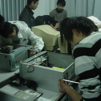 上海哪里有电脑维修培训、学一技在手创业就业无忧愁