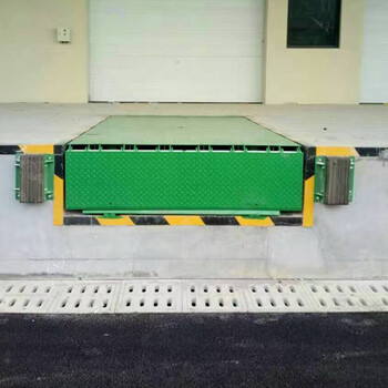 隴南市物流裝卸臺8噸登車橋10噸固定登車橋