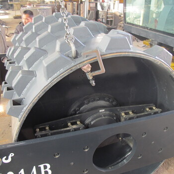 压路机光轮改装凸块轮/可拆卸凸块羊角碾厂家质量