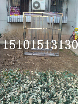 北京通州武夷花园安装护栏不锈钢防盗窗安装防盗门围栏