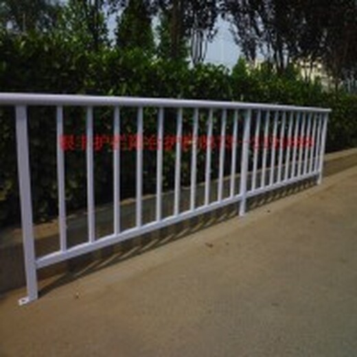 阳台栏杆性能可靠阳台铁艺栏杆