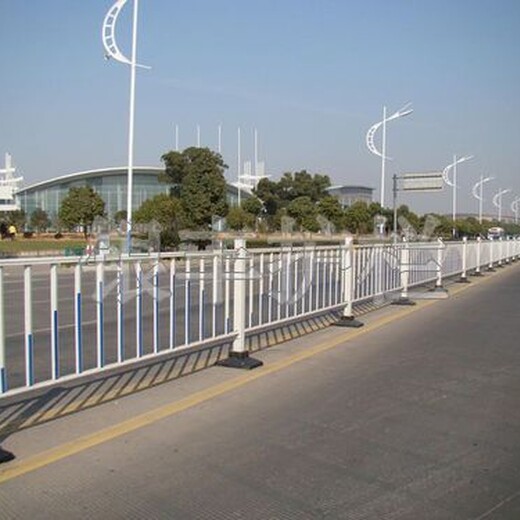 四川供应道路护栏安装简单,城市道路护栏