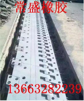 板式橡胶支座是公路中小型桥梁中比较常用的产品，它分为普通板式橡胶支座、四氟板式