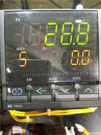 RKC原装进口温度控制器FB400-VN-4*4NN1/A2-F301