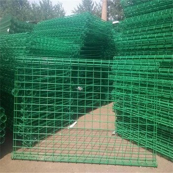 巨人花園圍欄，折彎護(hù)欄網(wǎng)，上下卷圈，雙圈隔離網(wǎng)，美觀大方