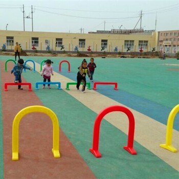 游戏跨栏幼儿园体育用品感统训练器材儿童运动塑料钻圈钻洞玩具
