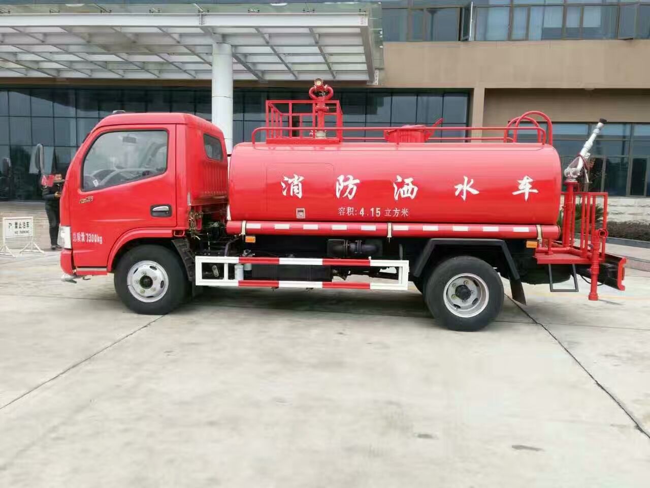 东风福瑞卡消防洒水车,水罐消防车,微型消防车