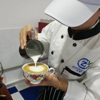 咖啡拉花打奶泡诀窍珠海职业咖啡师培训