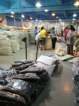 芝麻e柜女男童装免费铺货当季品牌新品品牌折扣0库存欧时力太平鸟哥弟秋水伊人