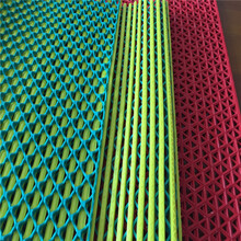 3D镂空透底疏水地垫生产线
