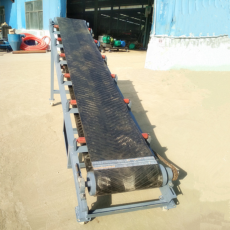 水泥板传送输送机碎石渣装卸车输送机工业大型防滑输送机