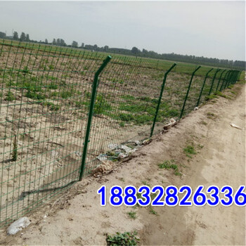公路護(hù)欄網(wǎng)批發(fā)鐵路護(hù)欄網(wǎng)防護(hù)網(wǎng)柵欄光伏圍欄