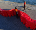 红色L型防汛挡水板，便携式组合型挡水板