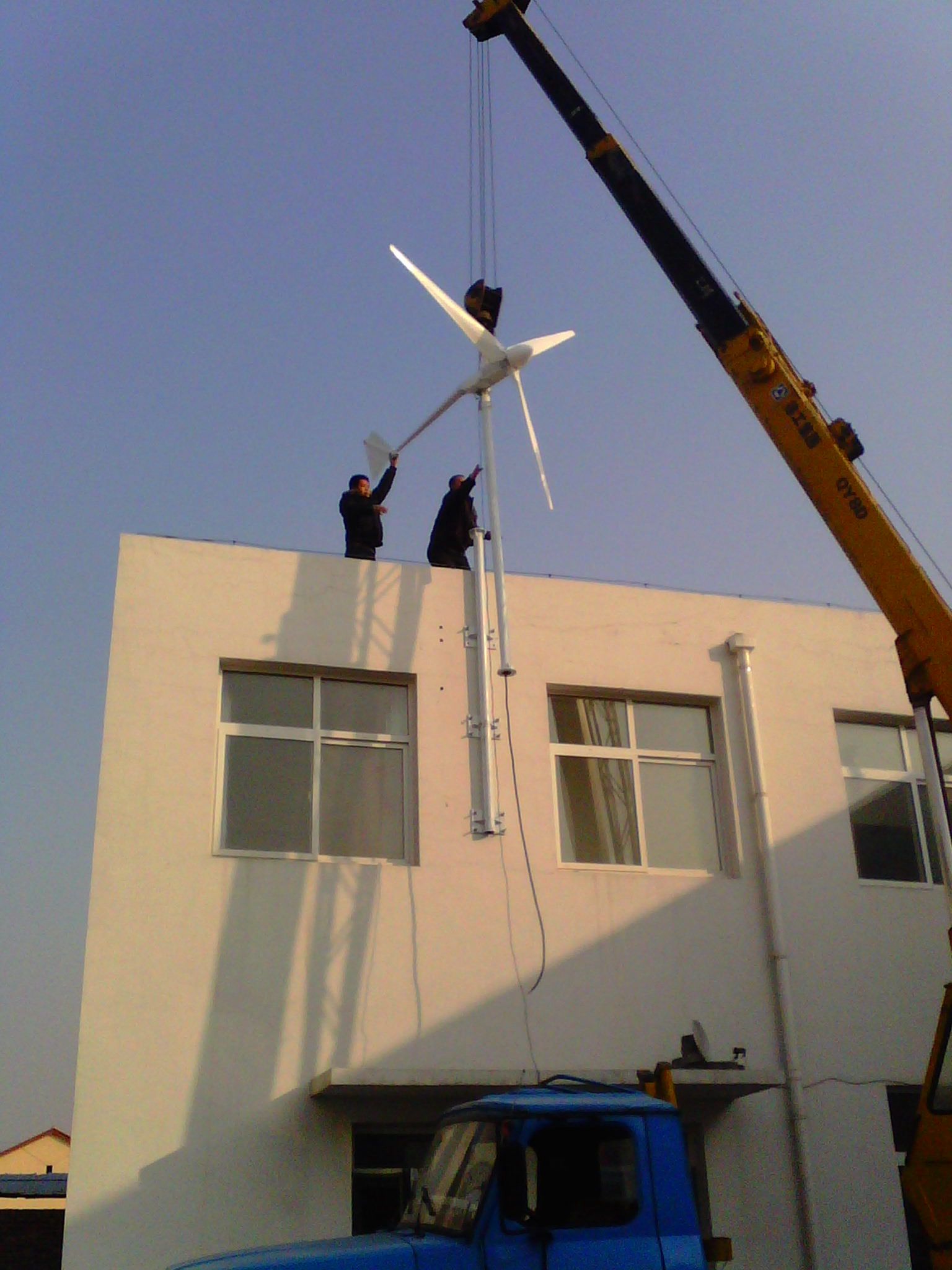 衢州市绿色能源屋顶安装风力发电机2千瓦家用小型发电系统