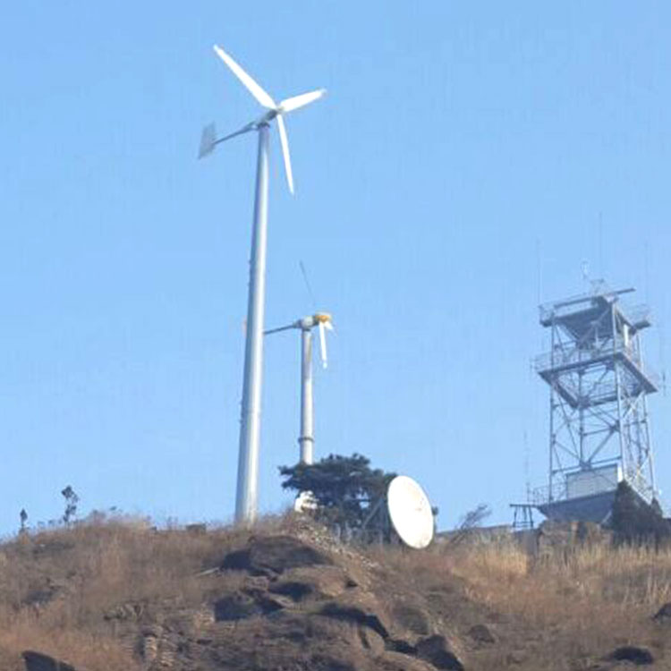 嵩县 量大优惠 太阳能板风力发电20kw牧区安装风力发电机