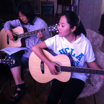 深圳龙岗双龙布吉木棉湾女孩子怎么学吉他？
