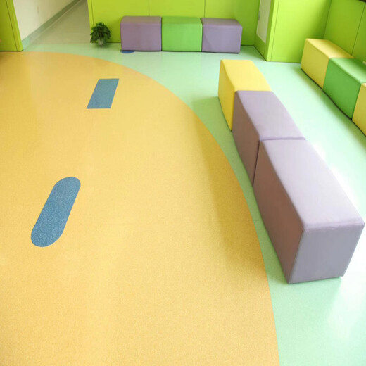 幼儿园地板胶施工,幼儿园地胶