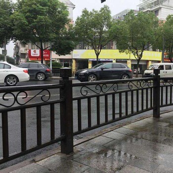 人行道路隔離柵多錢一米A人行道路隔離柵批發(fā)