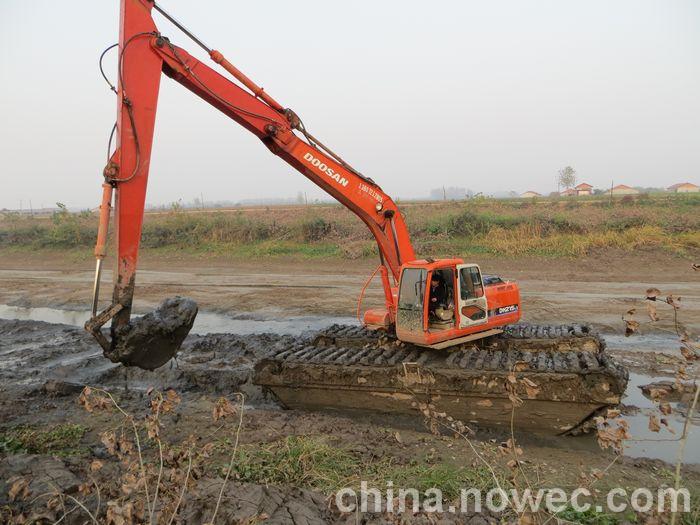 四川河道治理-泸州及周边水上挖掘机-河道清淤挖掘机出租