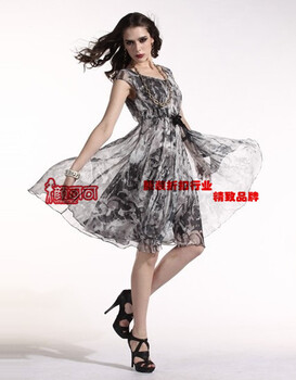 2018品牌女裝折扣尾貨批發(fā)新款女裝走份加盟?尾單批發(fā)走份