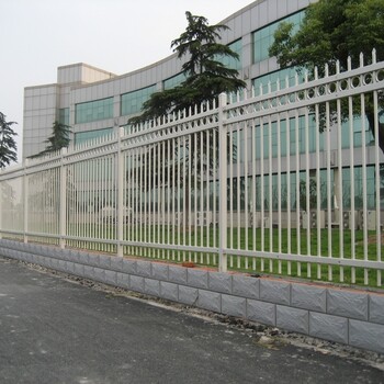 广东锌钢隔离围墙栏杆网站东莞锌钢围墙护栏生产厂家