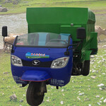 农牧业定制撒料车采食大量干草喂料车营养均衡撒料车