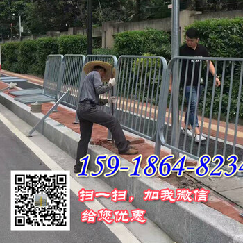 河源道路護欄廠家佛山灰色市政隔離柵欄人行道鋅鋼防護欄價格
