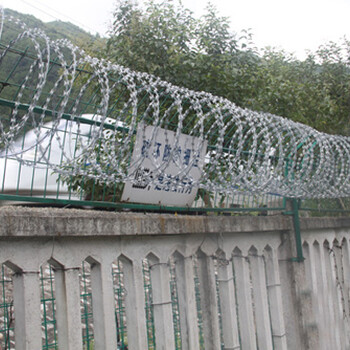 浸塑防爬隔离网深圳护栏河源边框护栏