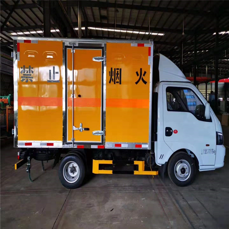 甘孜藏族自治州柳汽乘龙6米汽油运输车详细配置