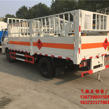 江鈴順達國六4米2醫(yī)療廢物轉(zhuǎn)運車協(xié)助上戶