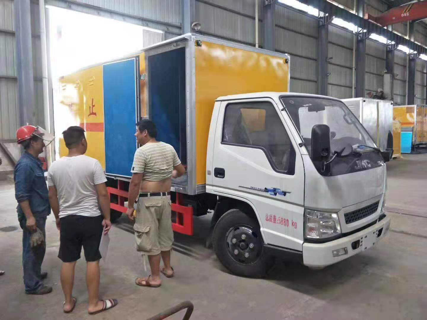阳江易燃液体运输车安全达标车型危险品厢式车