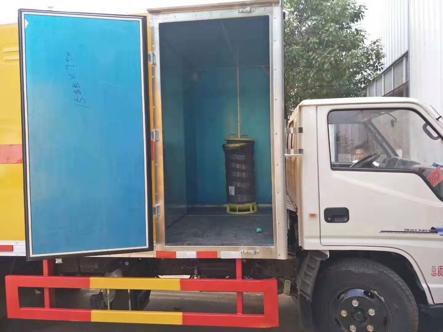 国六危险品车甲醇液体罐式运输车上户