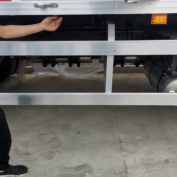 解放J6L高頂雙臥10噸爆破器材運(yùn)輸車市場(chǎng)價(jià)
