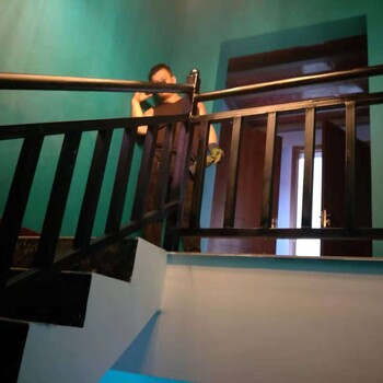 天津红桥区钢结构楼梯制作厂家报价，钢结构雨棚搭建图文解析