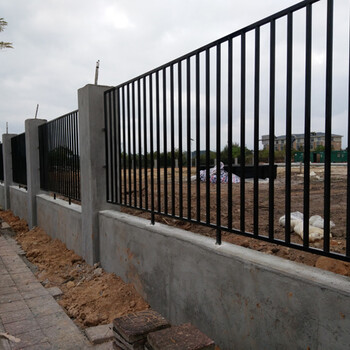 不锈钢镀锌管隔离栅东莞铁艺围墙格栅厂区护栏