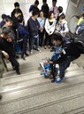輪椅上樓車啟運(yùn)浦口區(qū)秦淮區(qū)殘疾人爬樓車湘潭市履帶式樓梯升降車