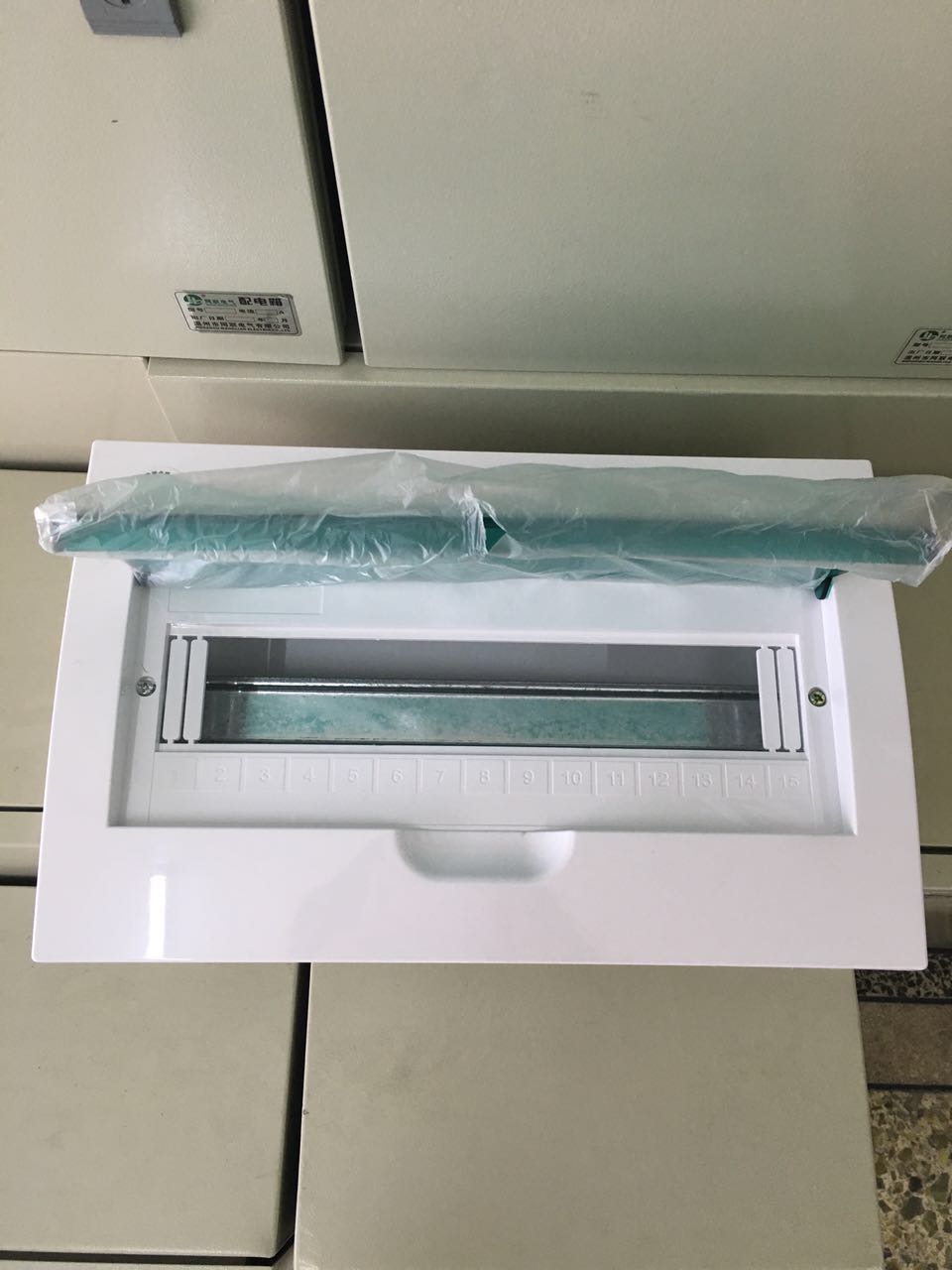 施耐德照明配电箱