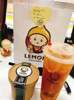 女生开家饮品店_风格温馨_产品深受年轻人喜爱