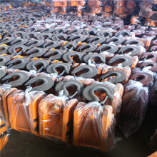 山東濟寧各種噸位組合吊鉤3-16噸雙擋板垂重吊鉤廠家圖片