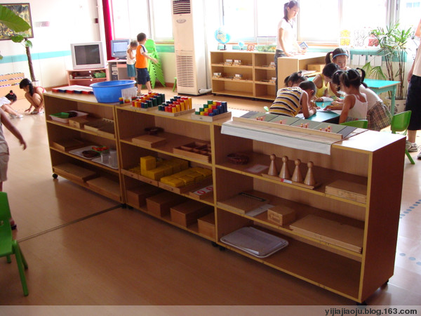 貴州幼兒園家具實(shí)木單層床定做