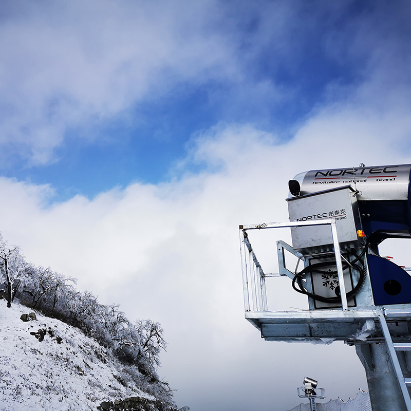 辽宁田园滑雪场可移动国产造雪机人工造雪机满足雪场雪量需求