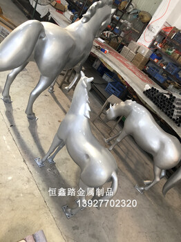廣州不銹鋼馬雕塑景觀(guān)不銹鋼動(dòng)物馬雕塑小品在景觀(guān)中出現(xiàn)的意義