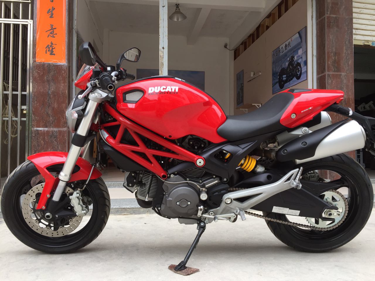 14年杜卡迪小怪兽696,两千公里准新车,带abs图片